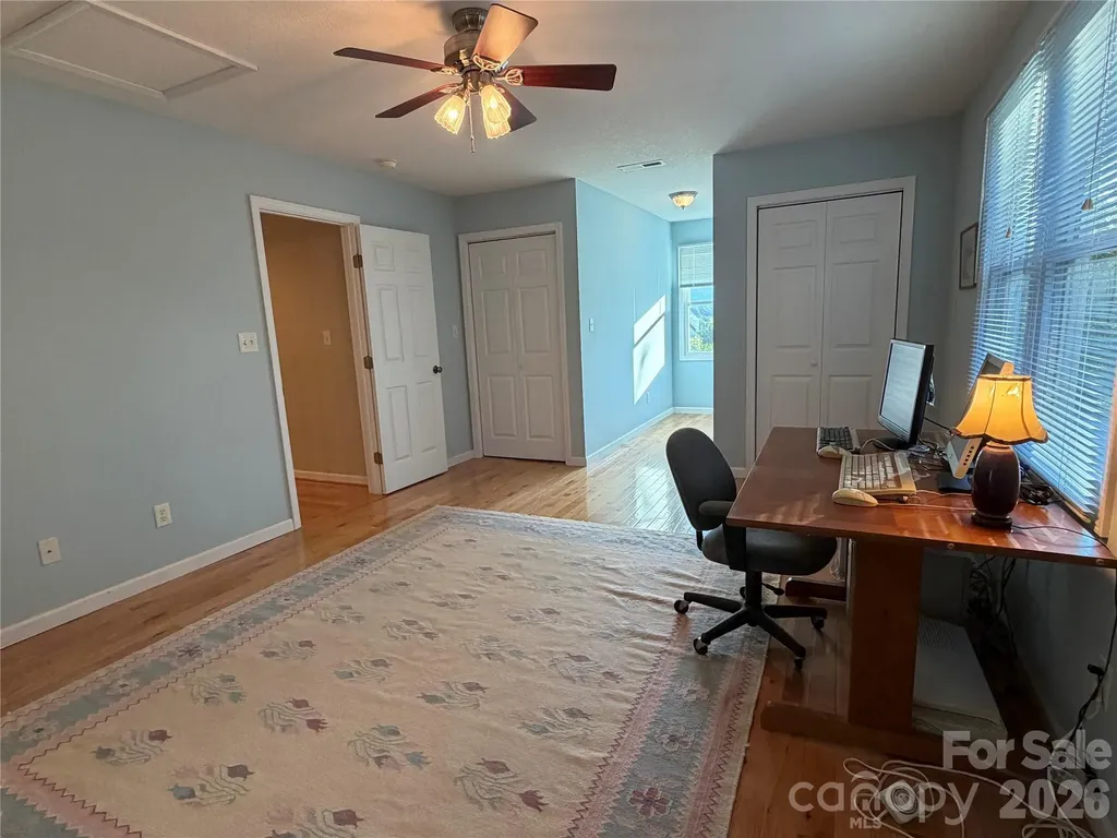 136 Johnnie Hills Burnsville NC 28714