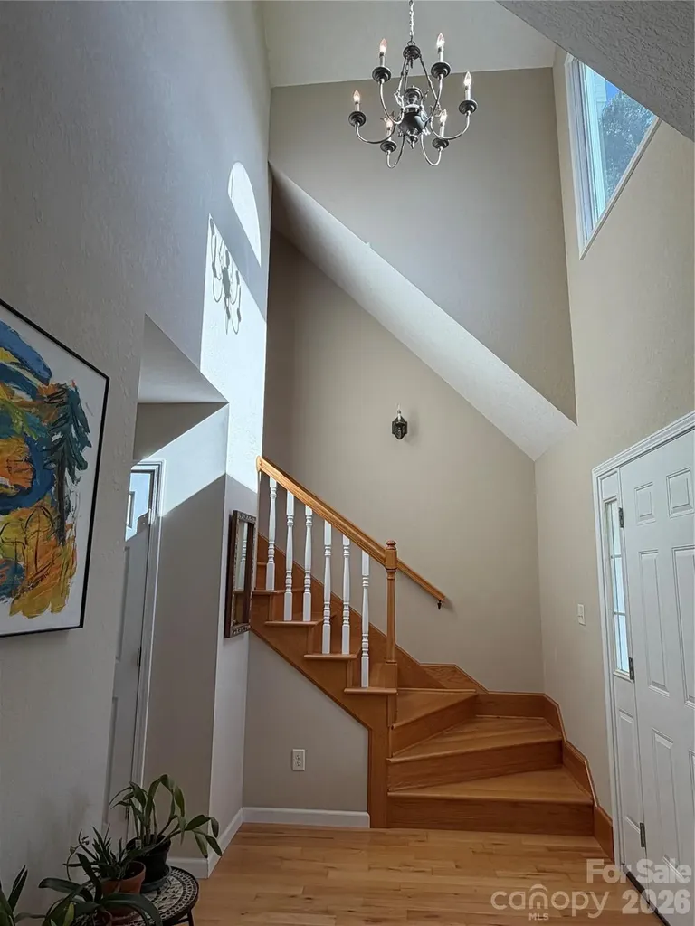 136 Johnnie Hills Burnsville NC 28714