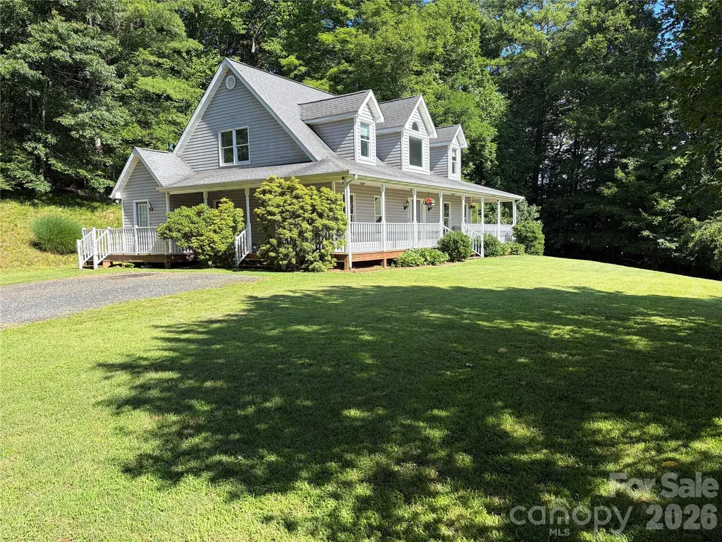 136 Johnnie Hills Burnsville NC 28714