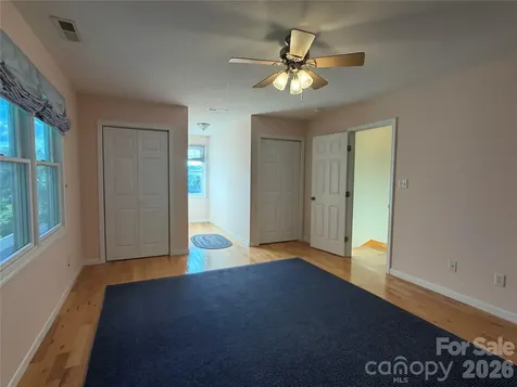 136 Johnnie Hills Burnsville NC 28714