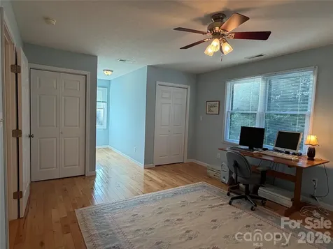 136 Johnnie Hills Burnsville NC 28714