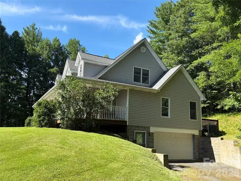 136 Johnnie Hills Burnsville NC 28714
