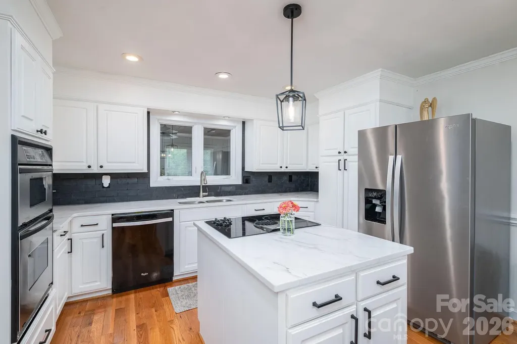 2206 Hillside Drive Dallas NC 28034