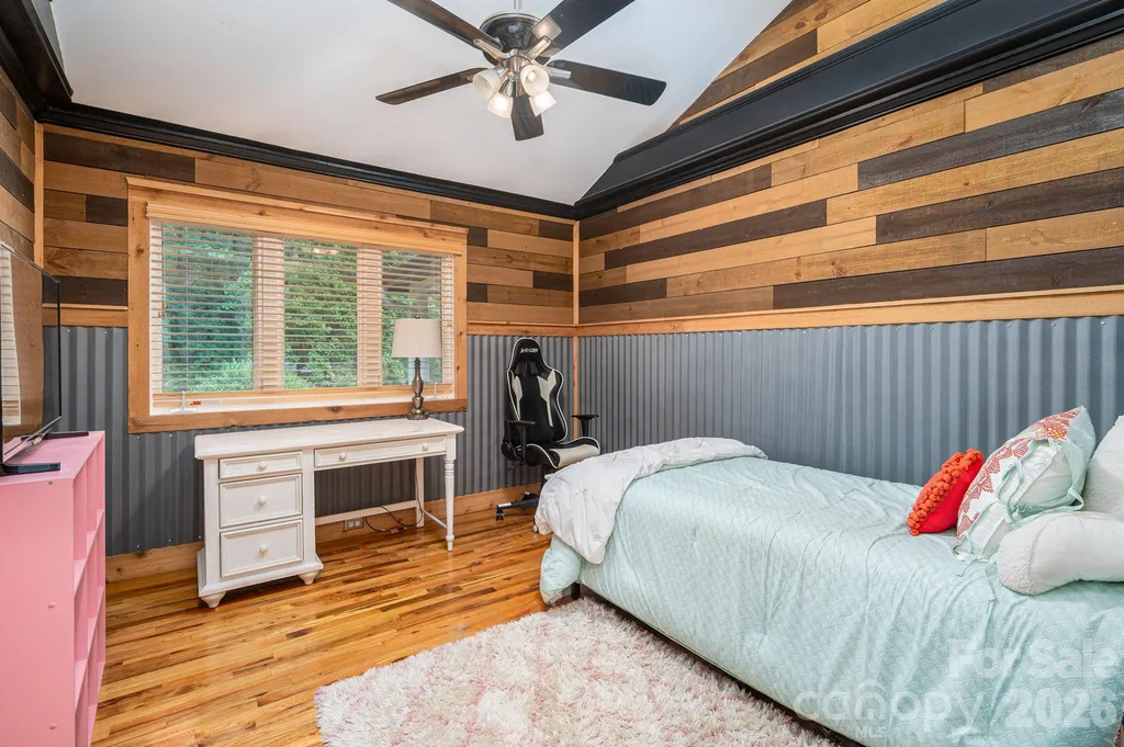 2206 Hillside Drive Dallas NC 28034