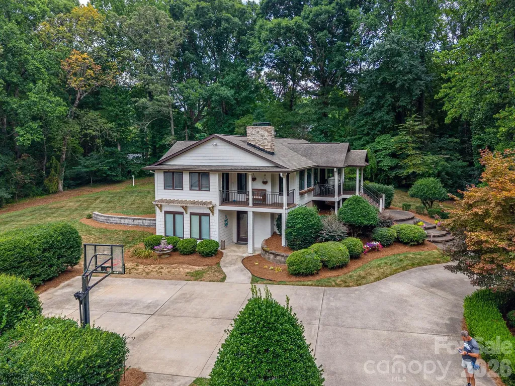 2206 Hillside Drive Dallas NC 28034