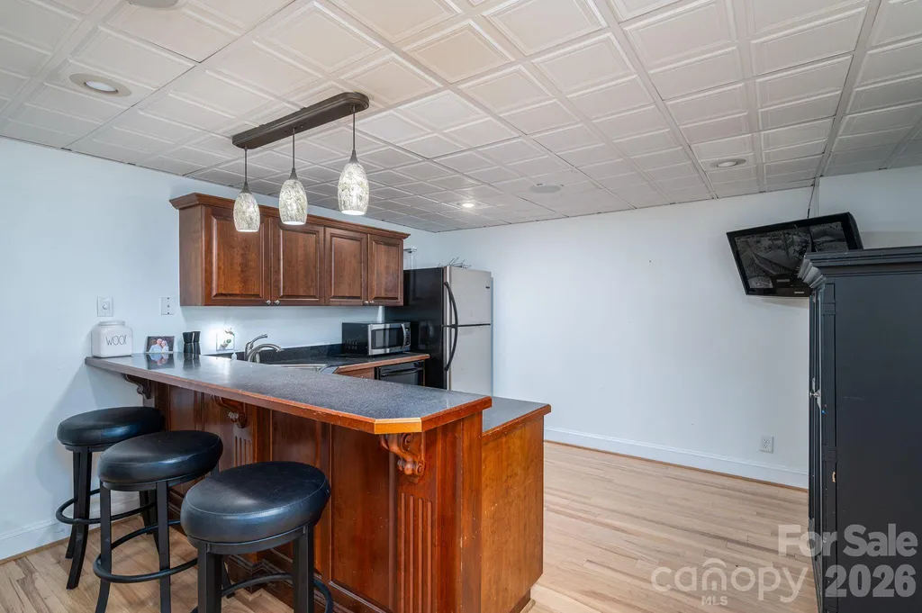2206 Hillside Drive Dallas NC 28034