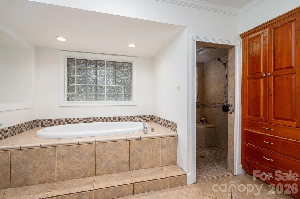 2206 Hillside Drive Dallas NC 28034
