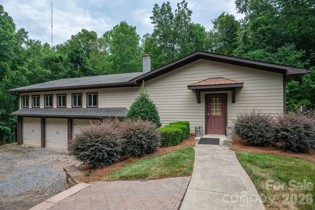 2206 Hillside Drive Dallas NC 28034