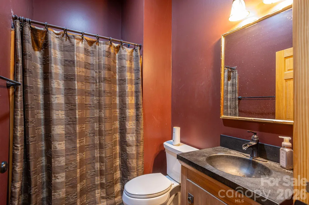2206 Hillside Drive Dallas NC 28034