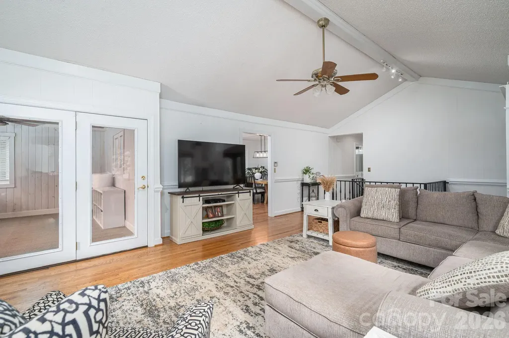 2206 Hillside Drive Dallas NC 28034