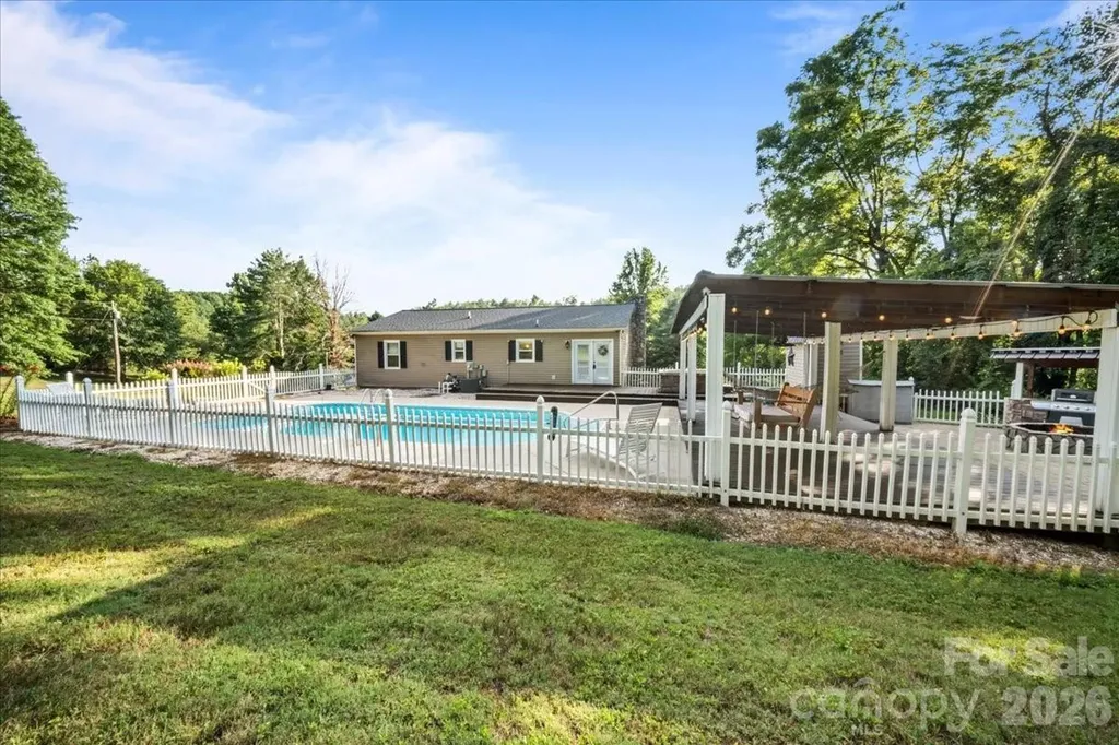 4690 Celia Creek Road Lenoir NC 28645