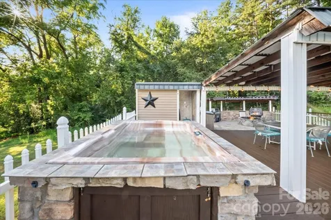 4690 Celia Creek Road Lenoir NC 28645
