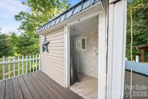 4690 Celia Creek Road Lenoir NC 28645