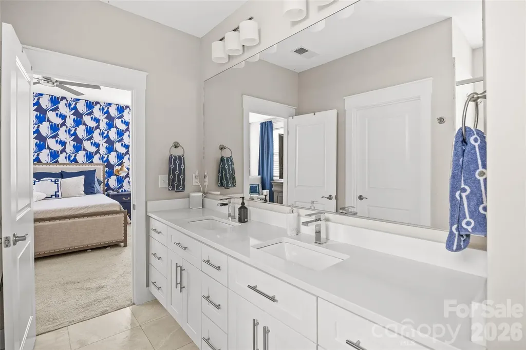 1923 Hamorton Place Charlotte NC 28205