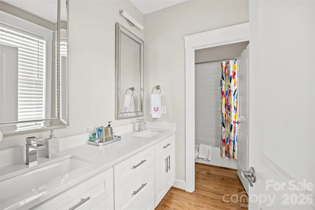 1923 Hamorton Place Charlotte NC 28205