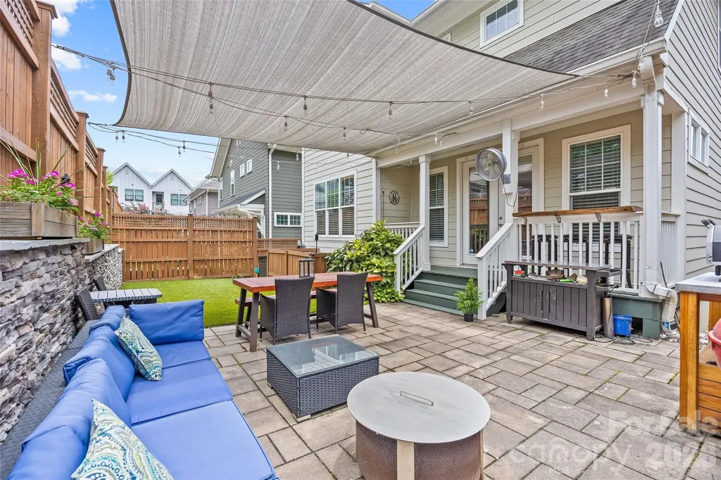 1923 Hamorton Place Charlotte NC 28205