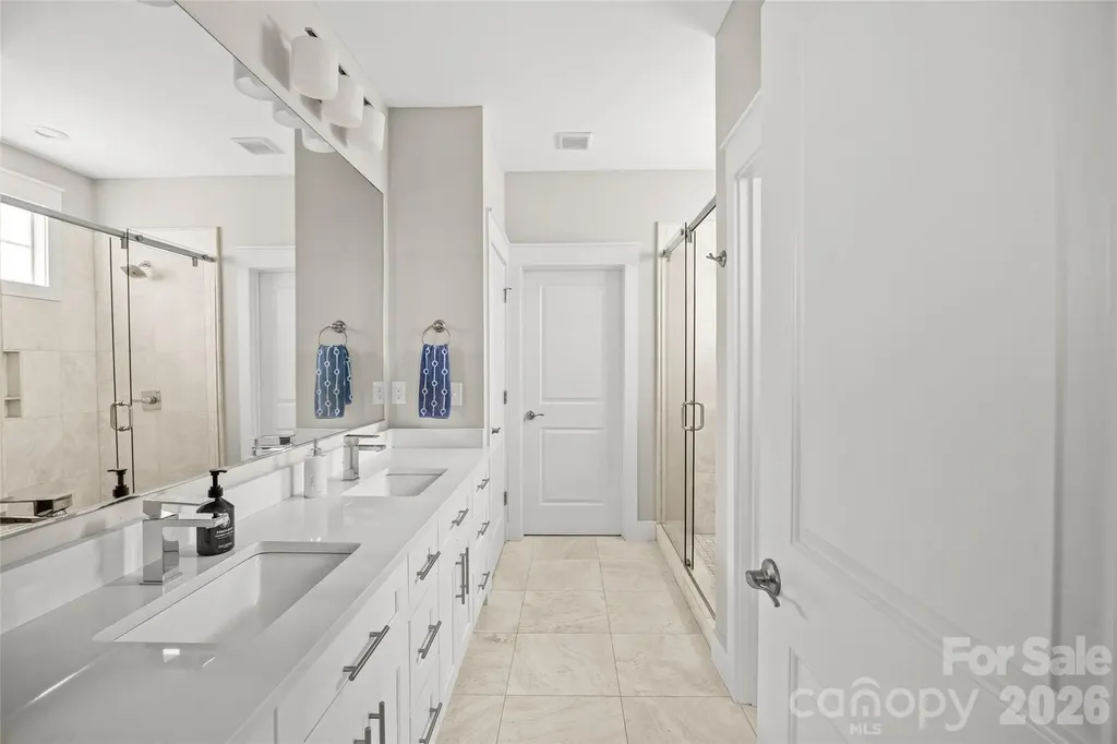 1923 Hamorton Place Charlotte NC 28205