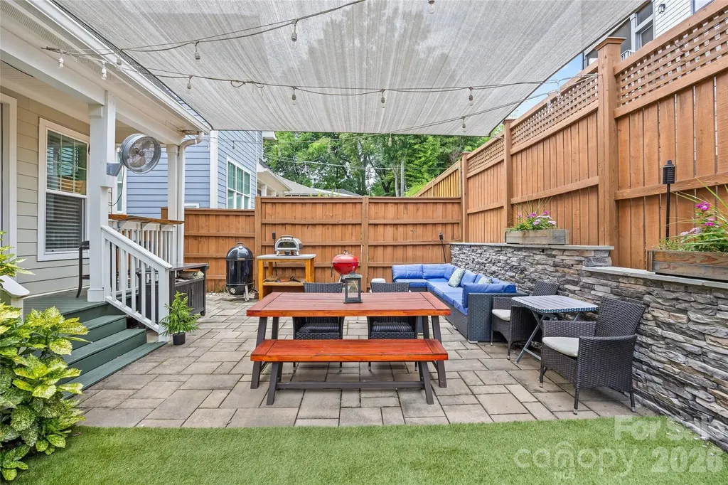 1923 Hamorton Place Charlotte NC 28205