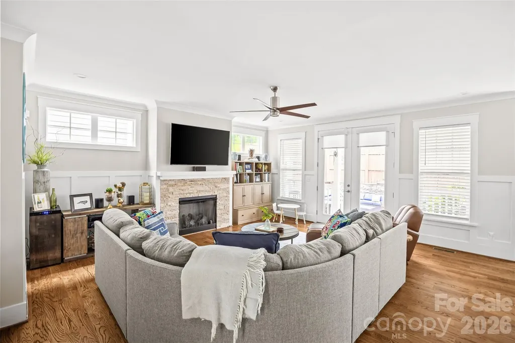 1923 Hamorton Place Charlotte NC 28205