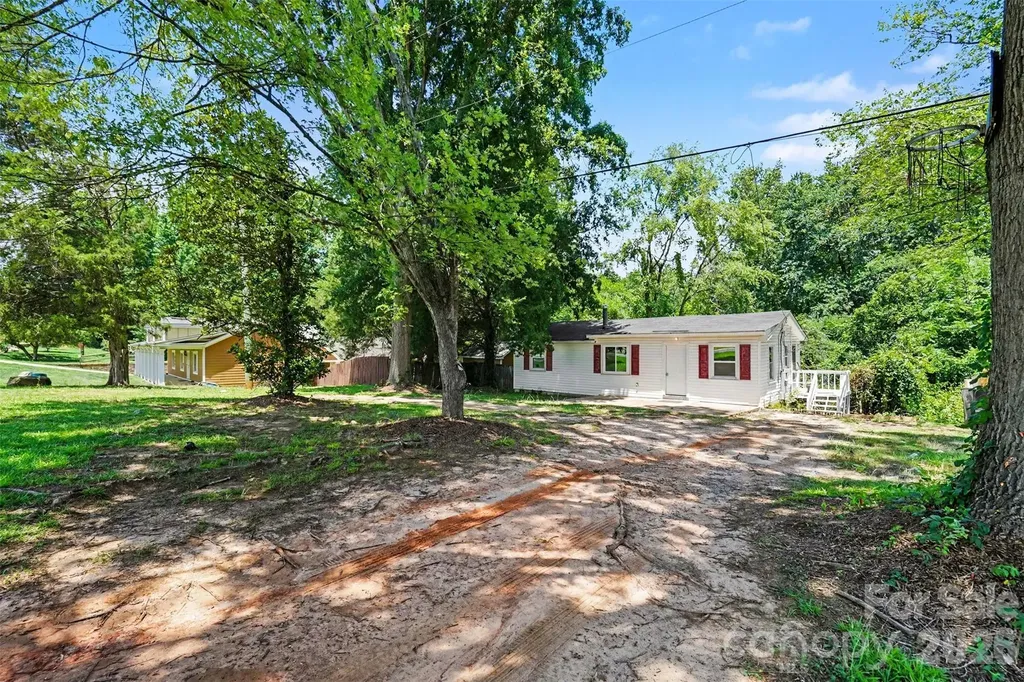8232 Starnes Randall Road Charlotte NC 28215