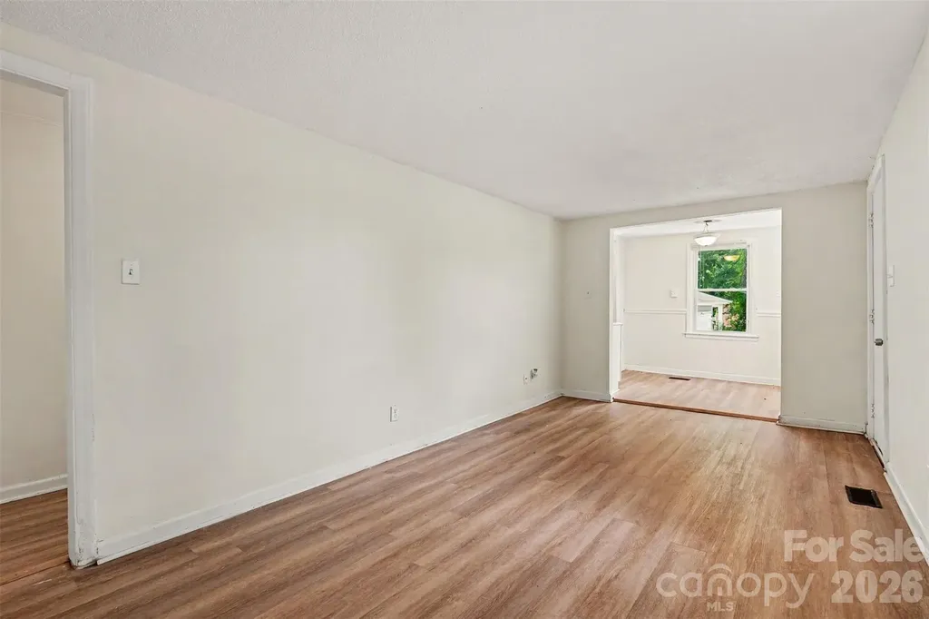 8232 Starnes Randall Road Charlotte NC 28215