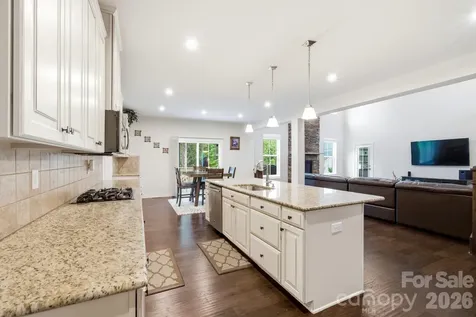 4383 Deerpark Court Harrisburg NC 28075