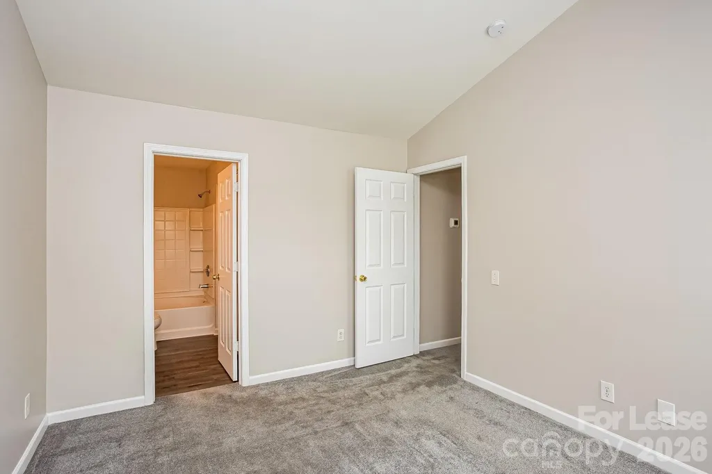 1418 Peach Park Lane Charlotte NC 28216