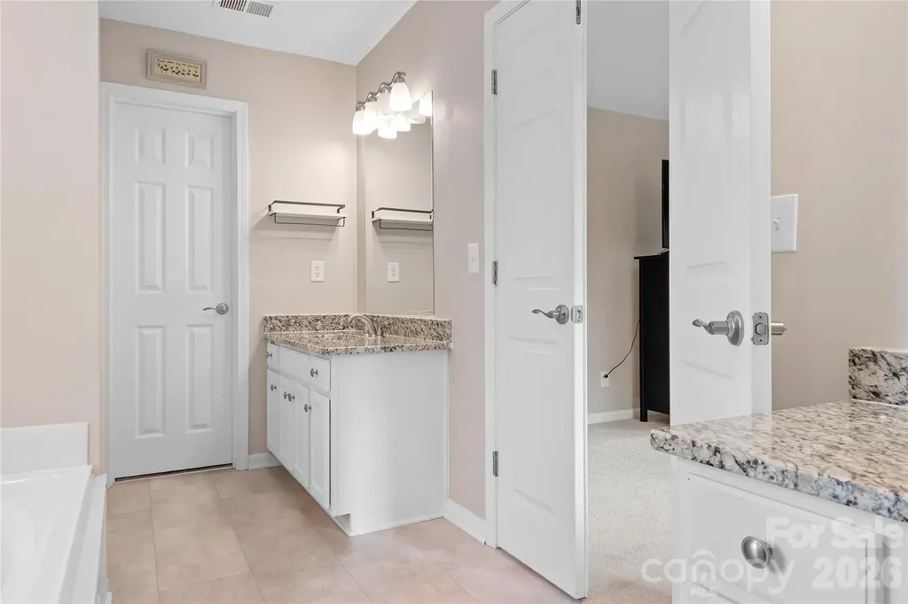 9407 Willow Tree Lane Charlotte NC 28277
