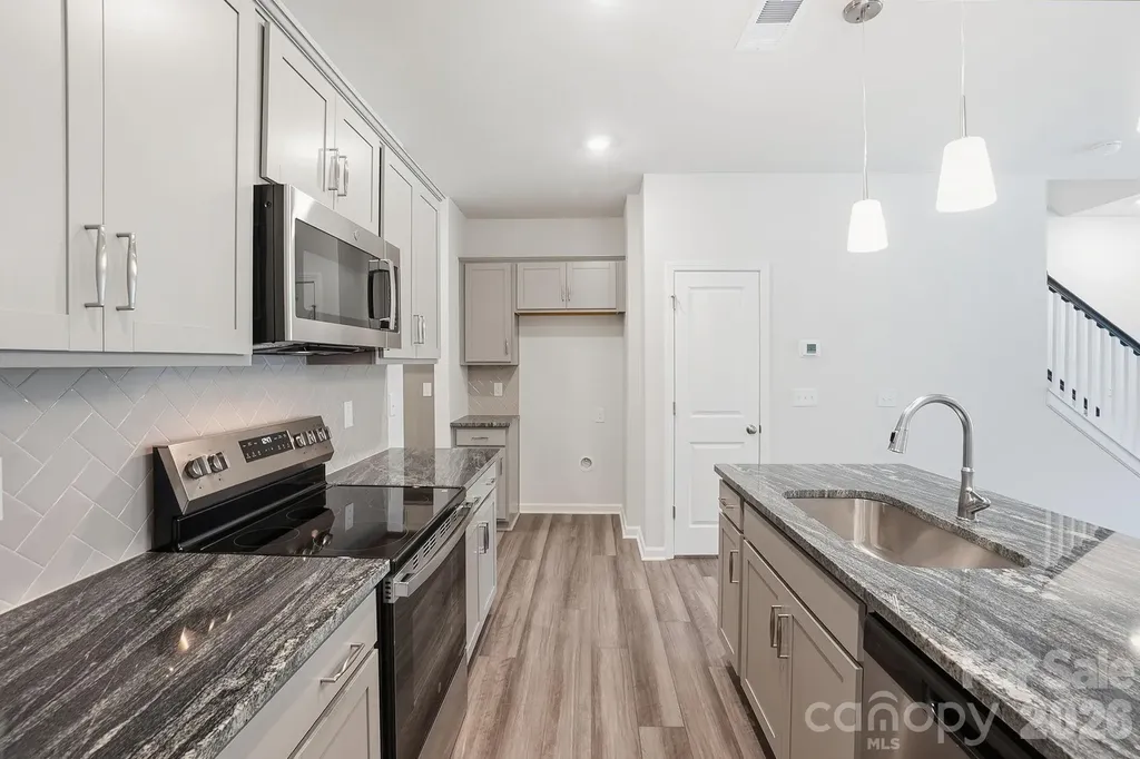 5835 Tuckaseegee Road Charlotte NC 28208