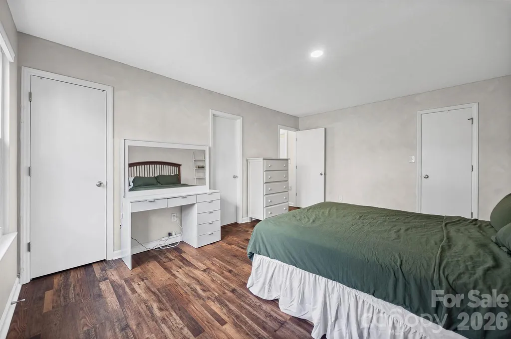 6104 Sunbridge Court Charlotte NC 28269