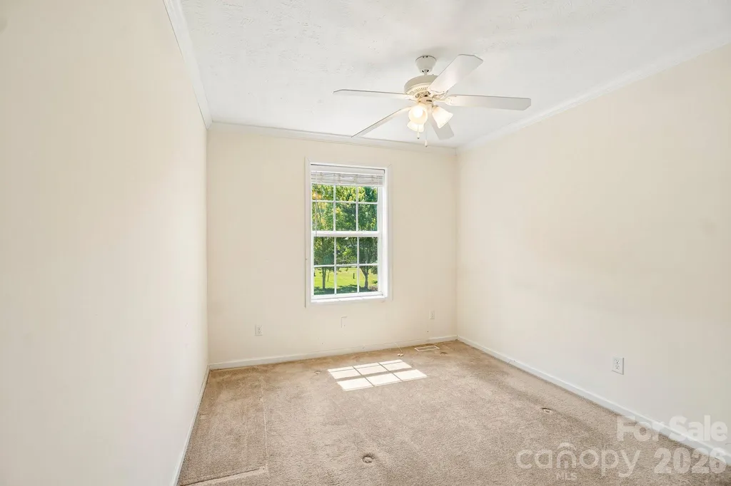119 E Meadow Lane Horse Shoe NC 28742