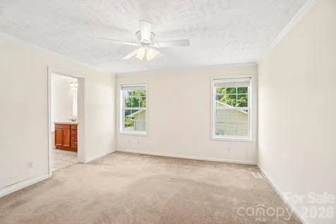119 E Meadow Lane Horse Shoe NC 28742