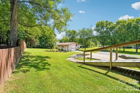 119 E Meadow Lane Horse Shoe NC 28742