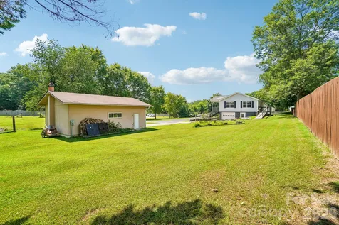 119 E Meadow Lane Horse Shoe NC 28742
