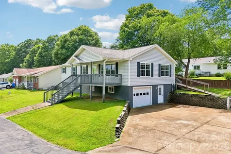 119 E Meadow Lane Horse Shoe NC 28742