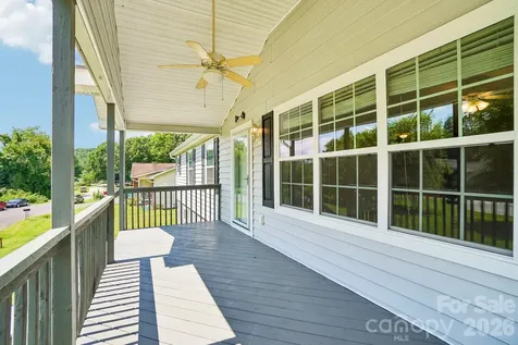 119 E Meadow Lane Horse Shoe NC 28742