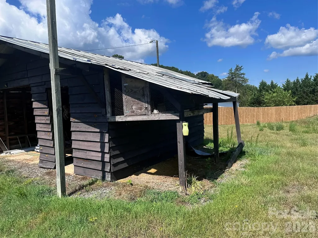 3190 Warlicks Church Road Connelly Springs NC 28612