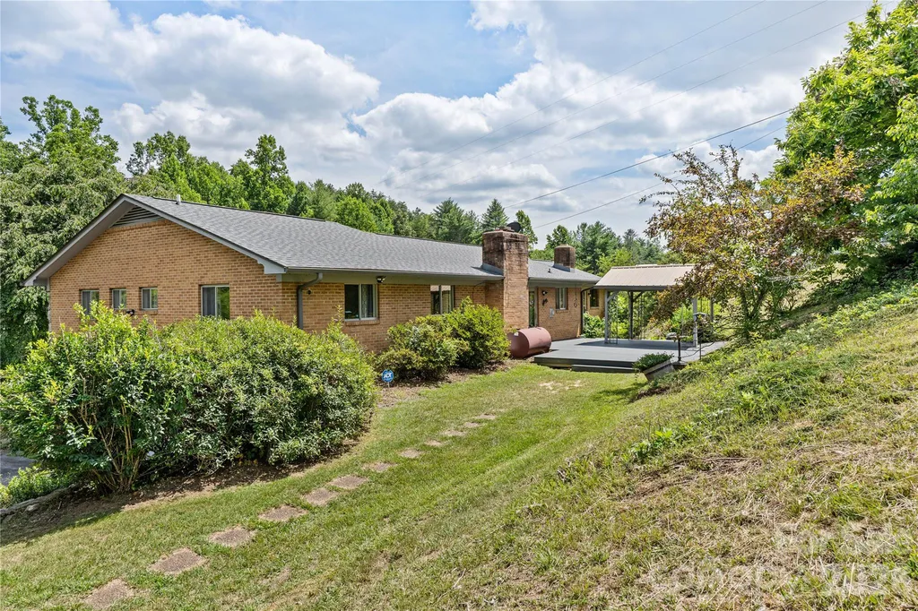 737 Tillery Branch Road Marshall NC 28753