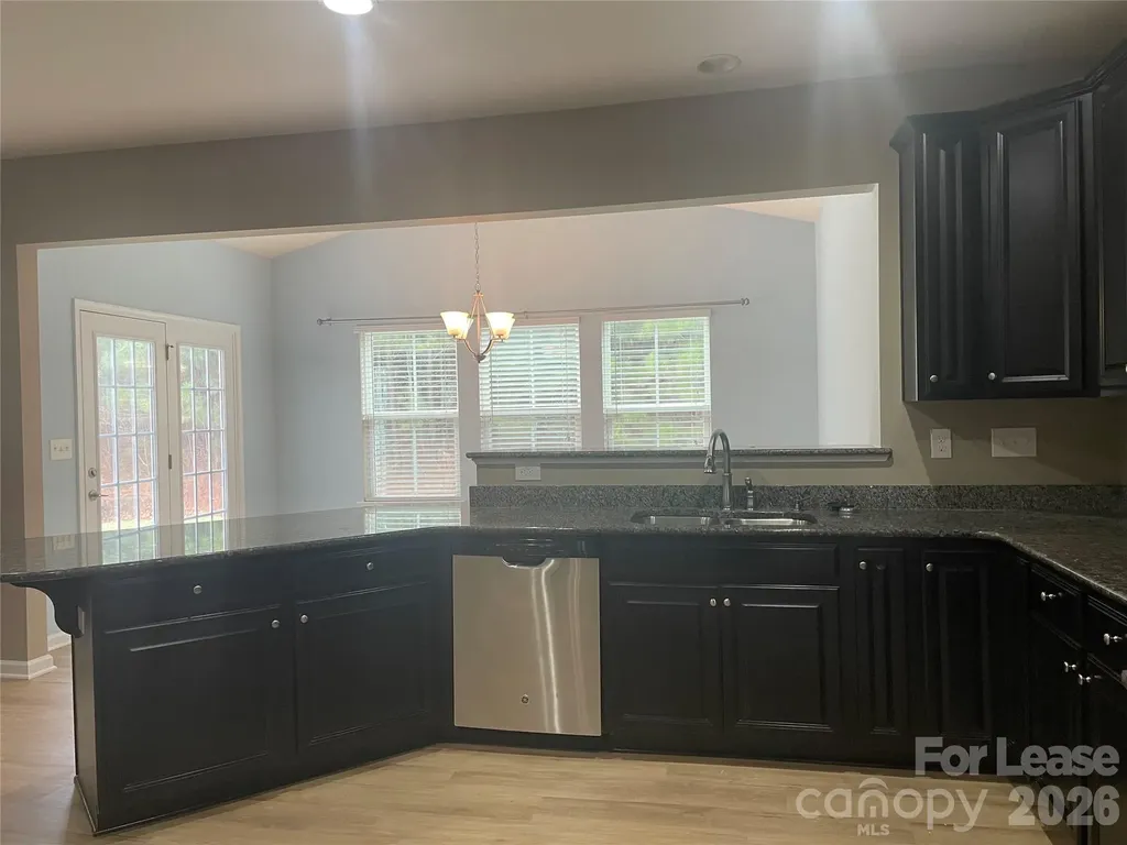 5712 Selkirkshire Road Charlotte NC 28278