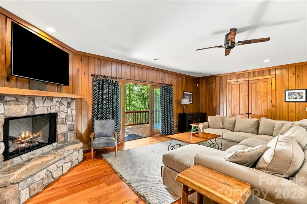 317 Von Trapp Lane Tuckasegee NC 28783