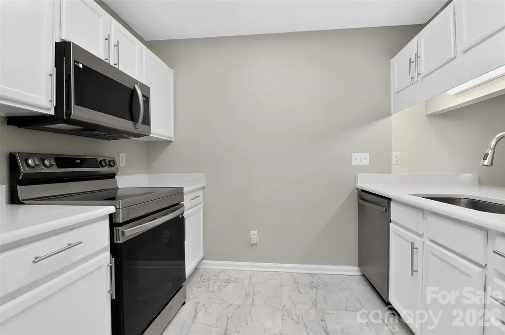 6033 Mary Blair Lane Charlotte NC 28214