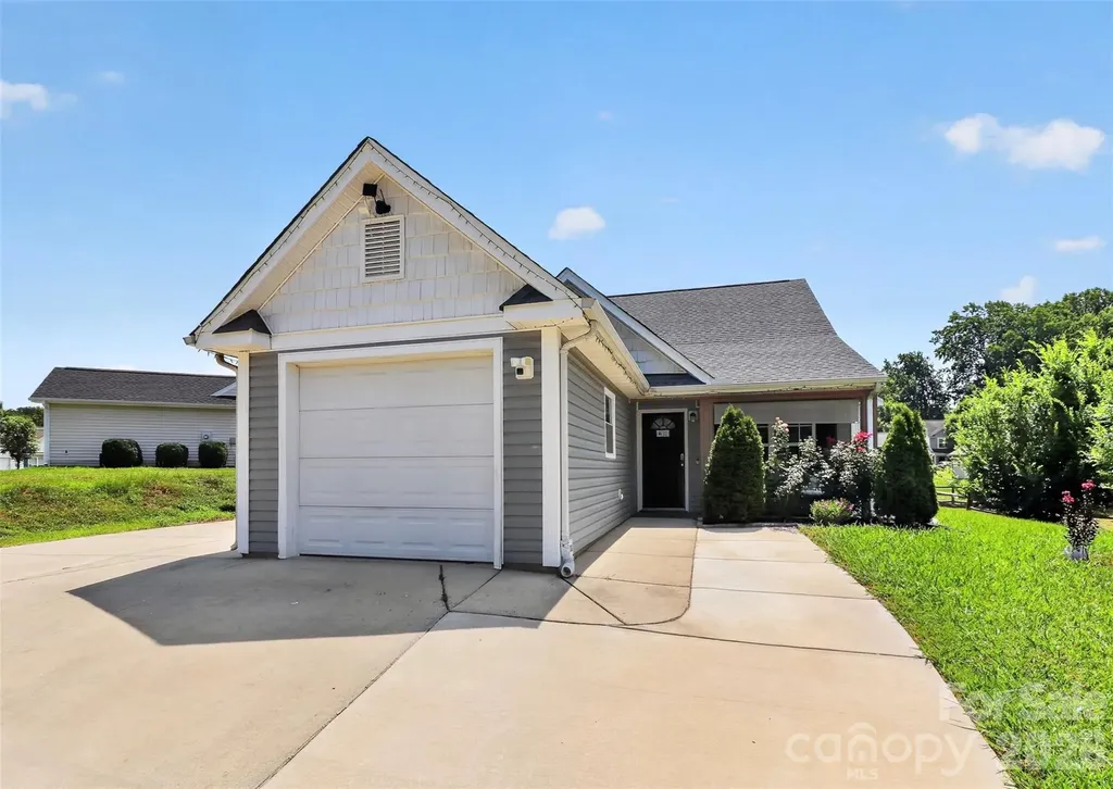 6033 Mary Blair Lane Charlotte NC 28214
