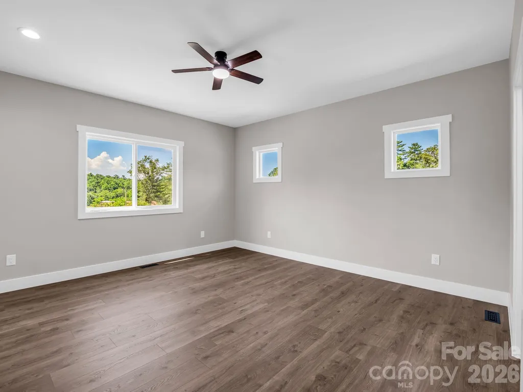 120 Grandview Lane Hendersonville NC 28791