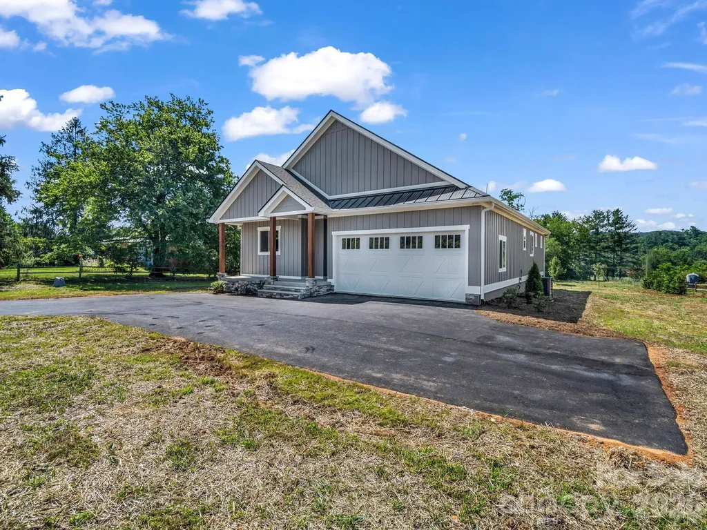 120 Grandview Lane Hendersonville NC 28791