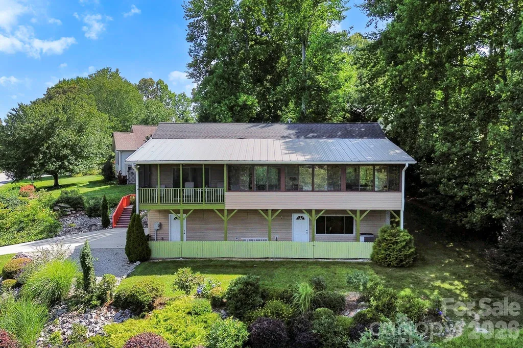 81 Chestnut Lane Hendersonville NC 28792