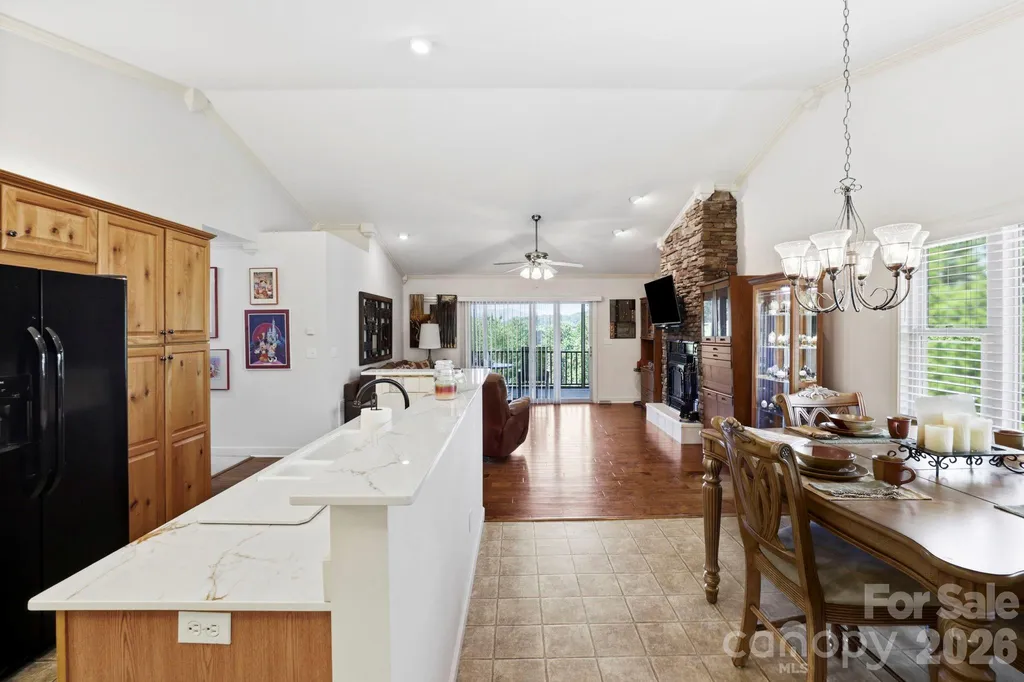 81 Chestnut Lane Hendersonville NC 28792