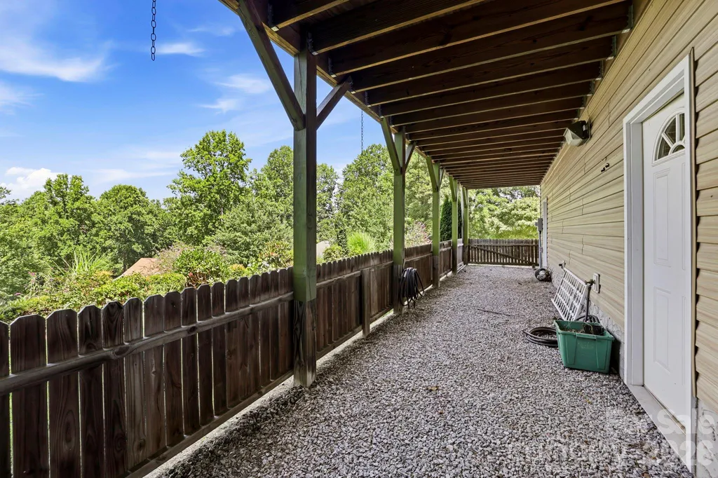 81 Chestnut Lane Hendersonville NC 28792