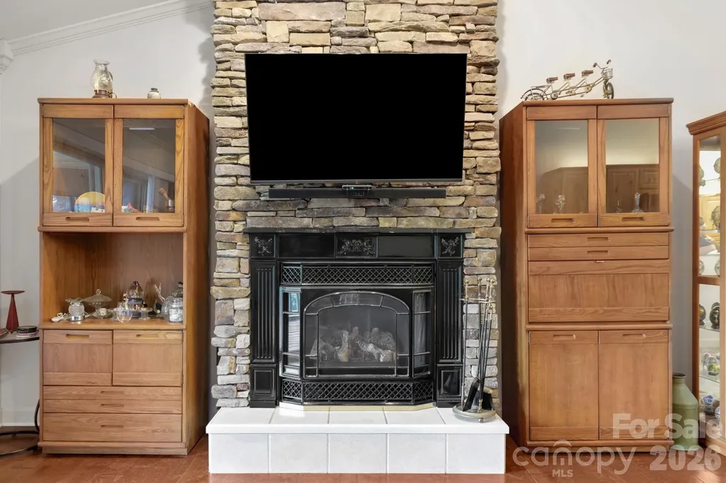 81 Chestnut Lane Hendersonville NC 28792