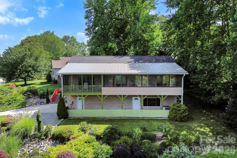 81 Chestnut Lane Hendersonville NC 28792