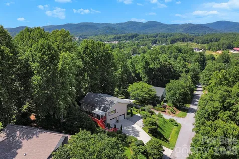 81 Chestnut Lane Hendersonville NC 28792